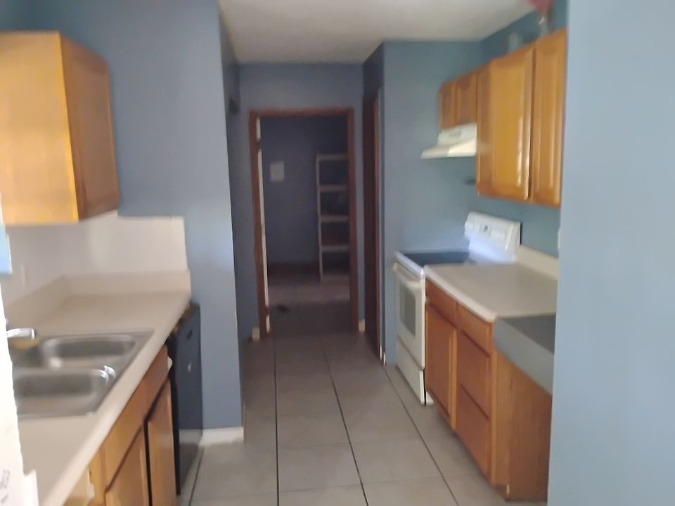2nd image of 1533 Emerson Dr SE #1