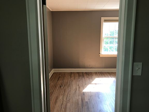 5th image of 143 Woodworth Ave
