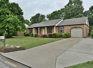 612 Blackthorne Dr, Chesapeake, VA 23322