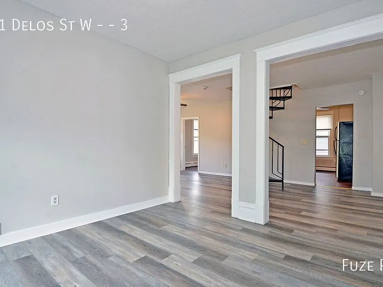 61 Delos St W #3 — Photo 3
