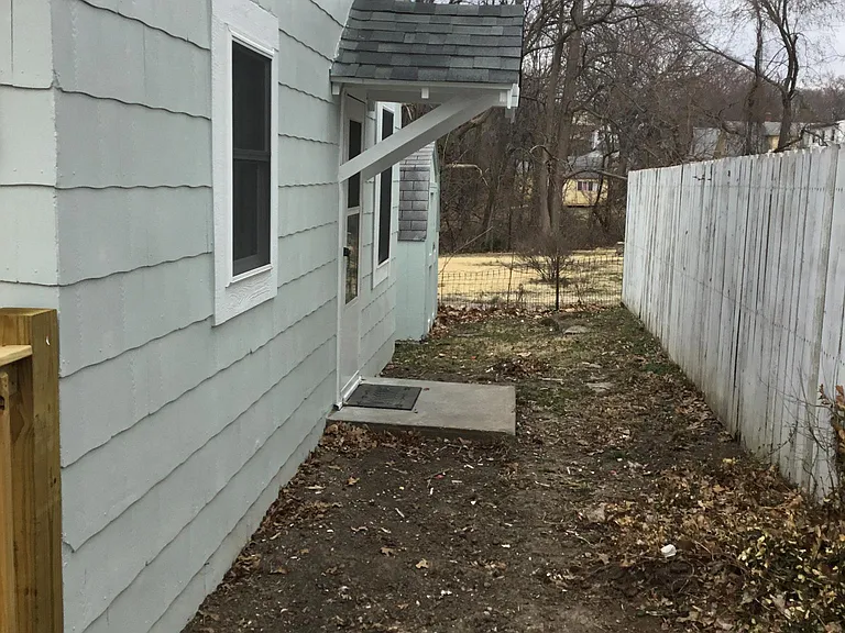 111 W Morse Ave — Photo 4