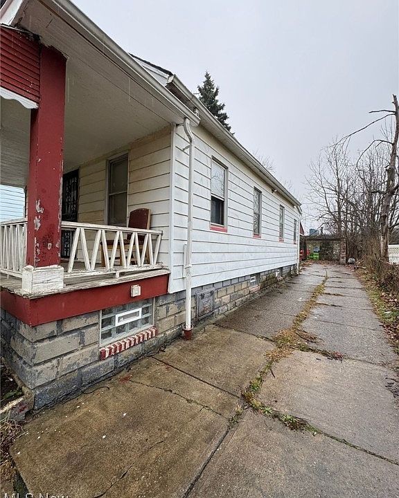 2nd image of 10410 Avon Ave