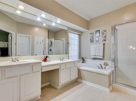 5th image of 3813 Royal Troon Dr