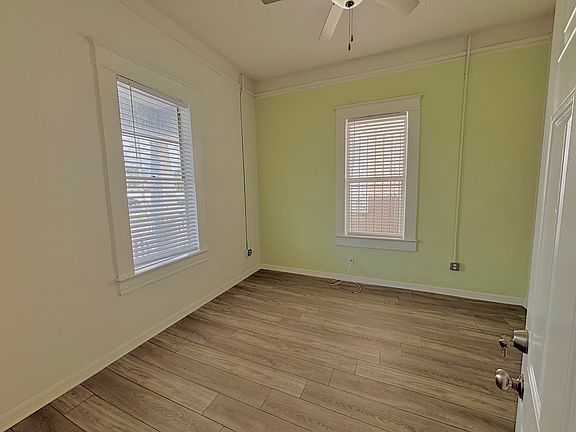 4th image of 2906 W Chestnut St APT A