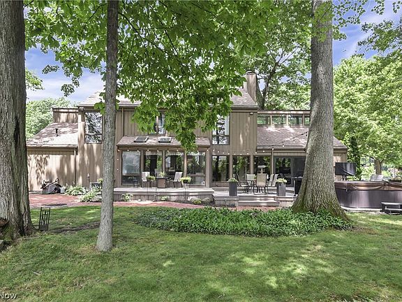 5th image of 31115 Roxbury Park Dr