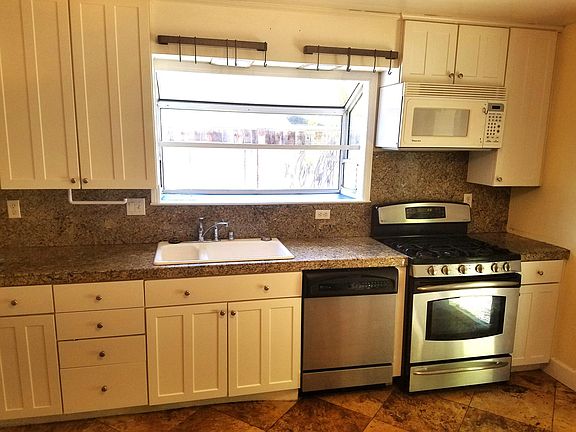 4th image of 3485 Twin Oaks Dr