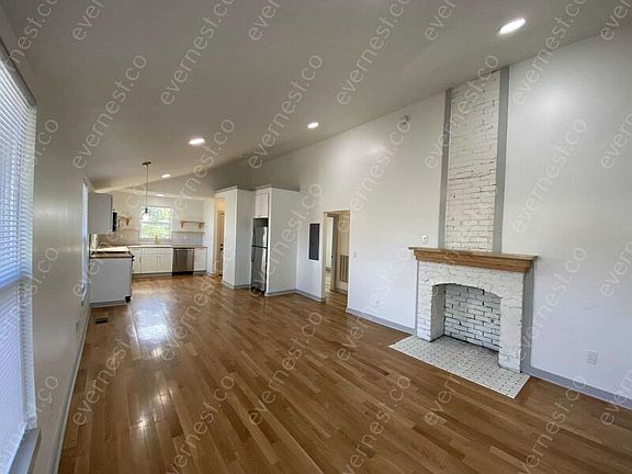 4th image of 1700 S Kelly St