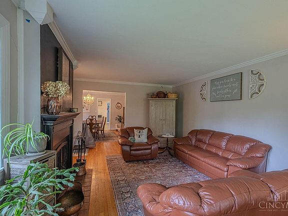 5th image of 901 Sunview Dr W