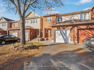 93 Cedarock Dr, Ottawa, ON K2M 2H5