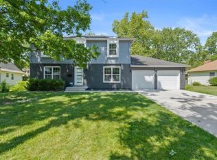 9904 Knox Dr, Overland Park, KS 66212