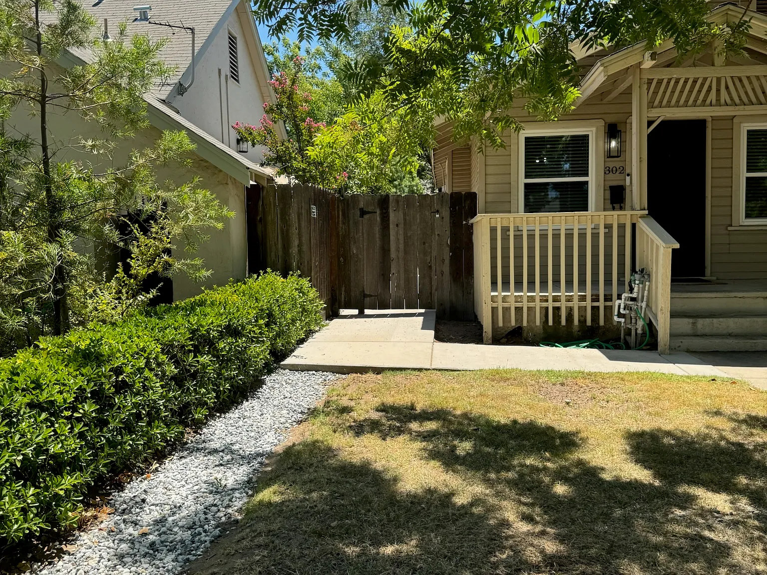 3 bed, 1110 sqft, $2,000 — Photo 3