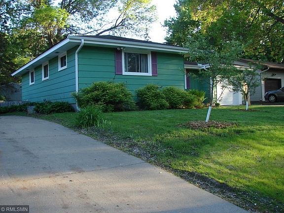 3rd image of 2220 Cowern Pl E