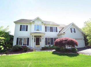 5319 Greenbriar Dr, Bethlehem, PA 18017