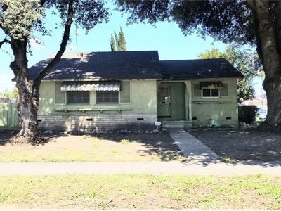 18221 Strathern St, Reseda, CA, 91335