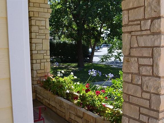 3rd image of 1160 Paulson Ct