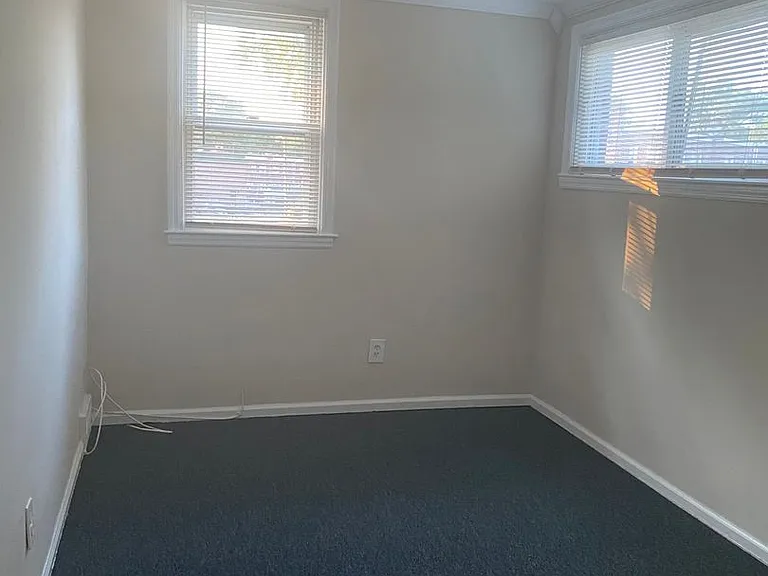 1019 Taylor Dr — Photo 9