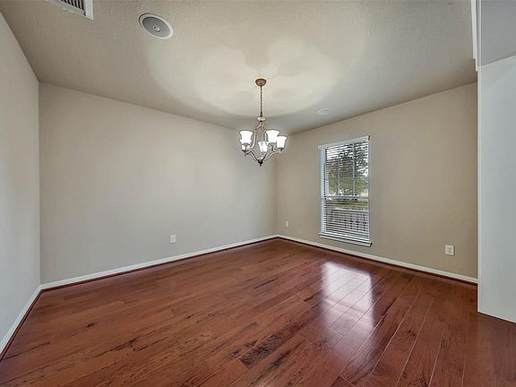 4th image of 3 S Mews Wood Ct