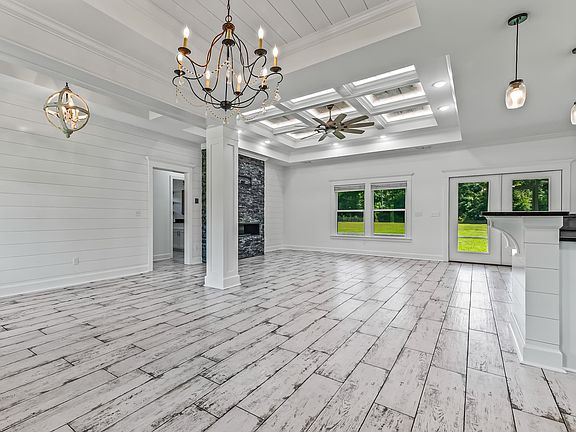 4th image of 107 Sawmill Ct