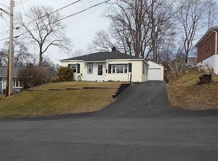 207 Washington Ave E, Rensselaer, NY 12144