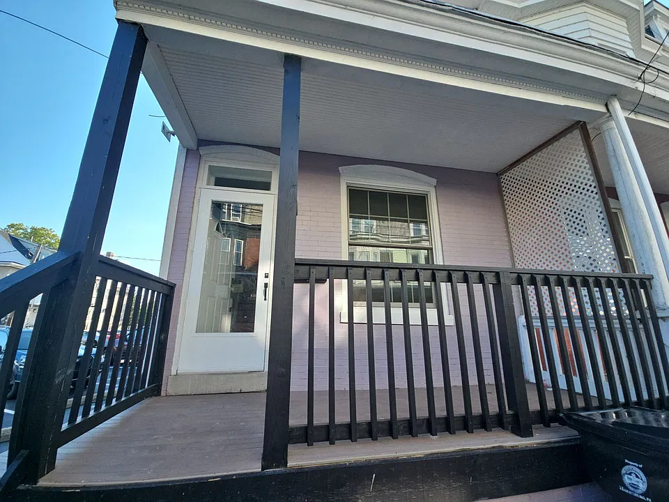 2112 Penn St