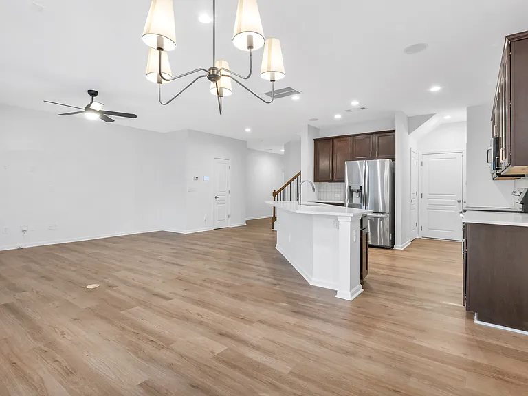 1633 Trailview Way — Photo 3