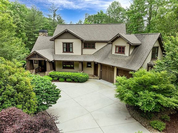 2nd image of 113 Bell Flower Dr