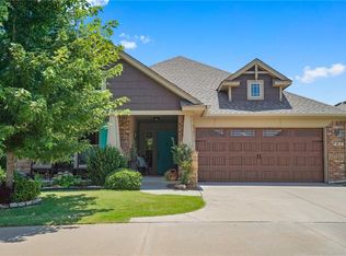 701 Christian Ln, Yukon, OK 73099