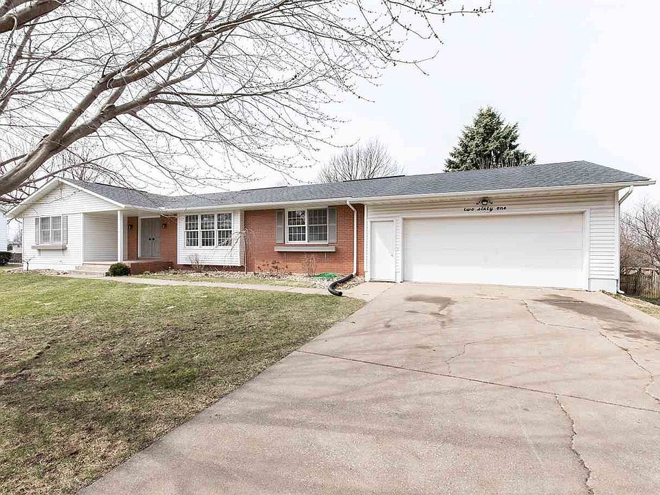 1st image of 261 Oakwood Pl