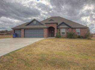 3550 E Maple Dr, Collinsville, OK 74021