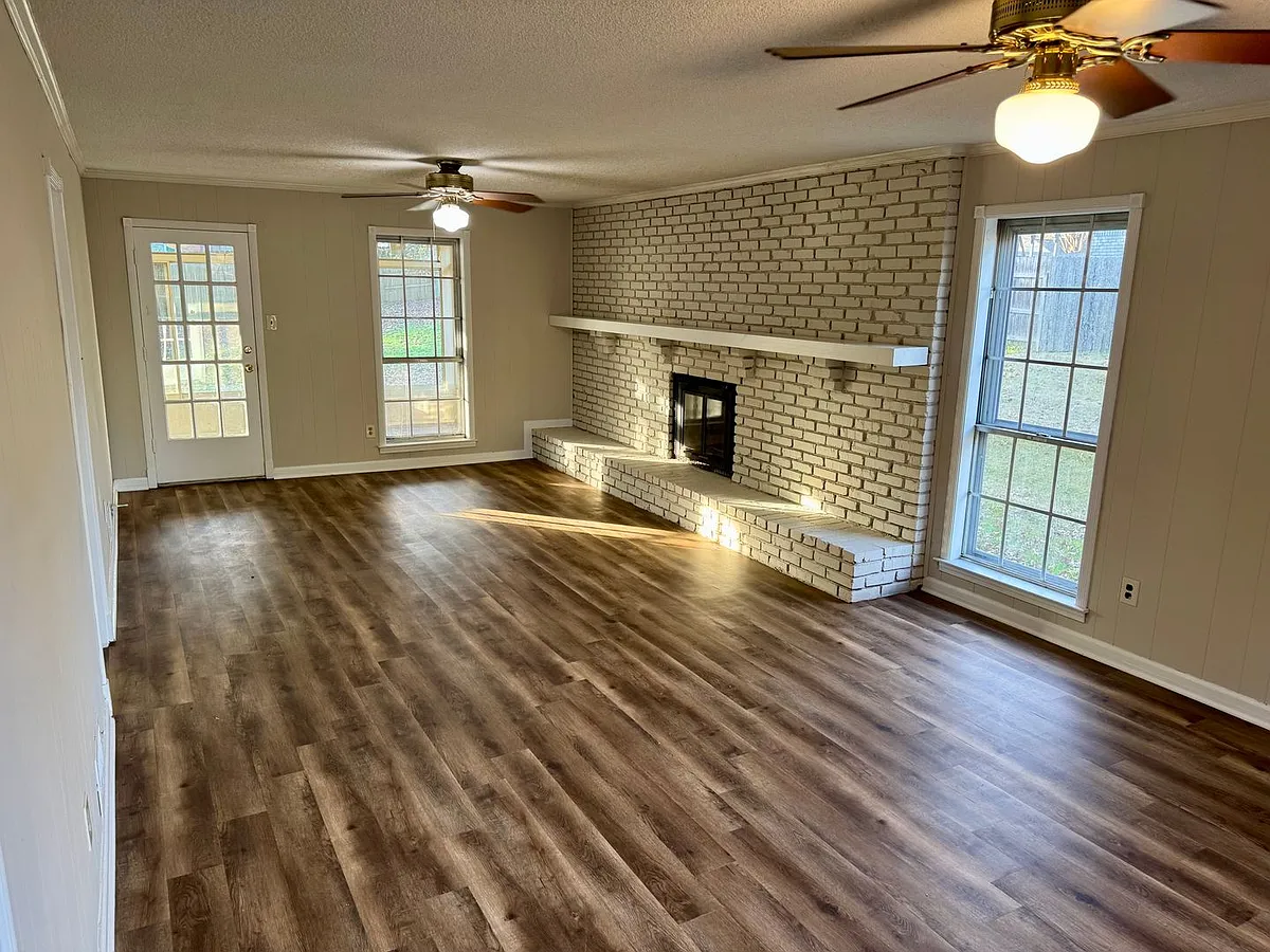 Building Photo - 122 York Haven Dr