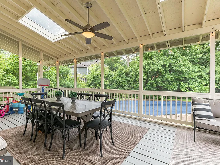 9911 Barnsbury Ct — Photo 6