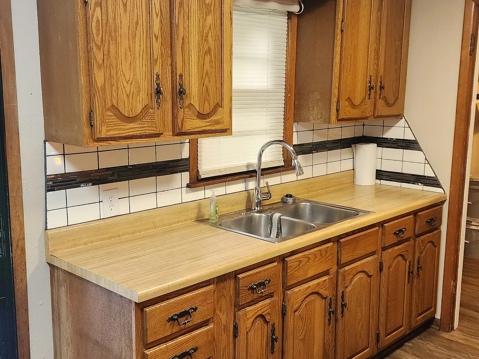 3031 S Volutsia Ave — Photo 3