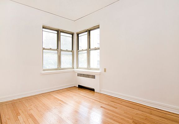 3rd image of 120 Bennett Ave APT 3J
