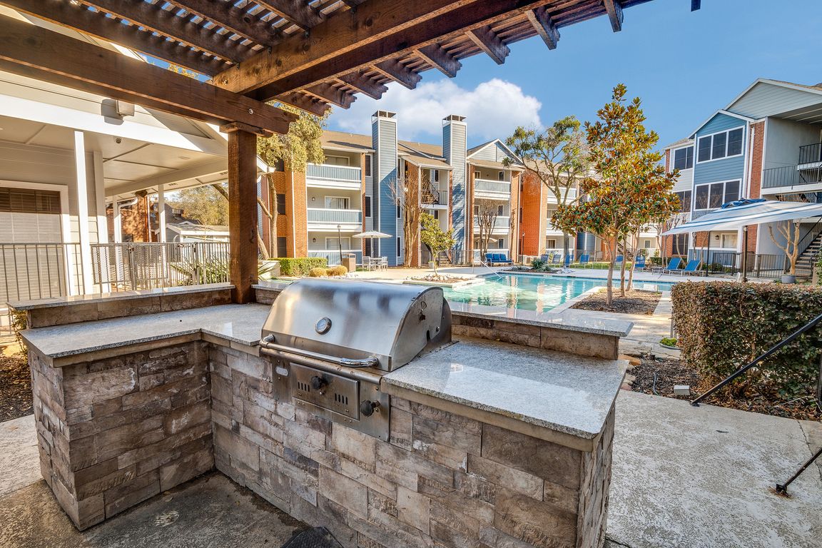 4060-preferred-pl-dallas-tx-75237-2-High-Res-17