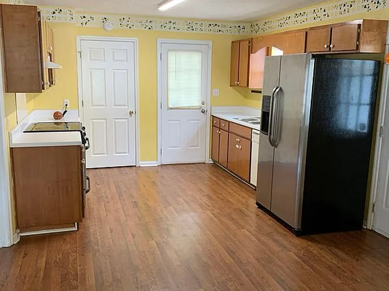 1739 Largo Cir — Photo 6