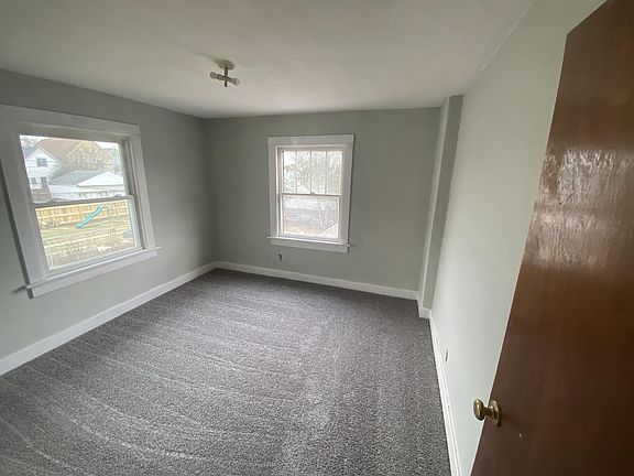 4th image of 28 Missouri Ave