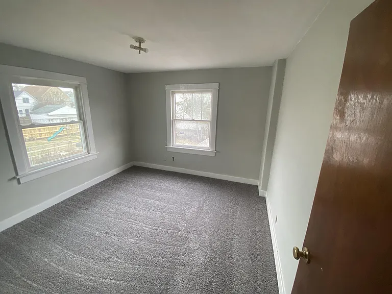 30 Missouri Ave — Photo 4