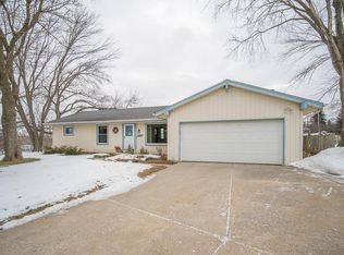 2003 Capella Ct, Waukesha, WI 53186