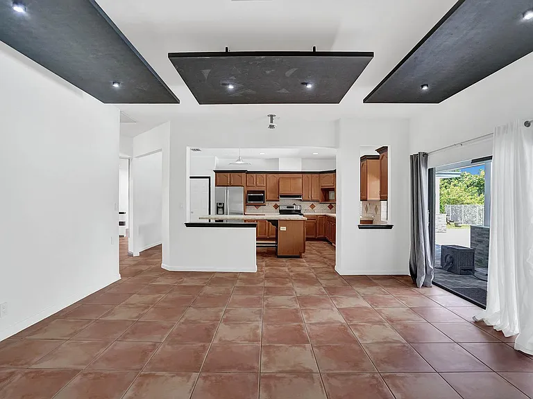 16610 Royal Poinciana Ct — Photo 33