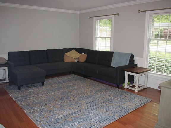3rd image of 204 Erwin Dr