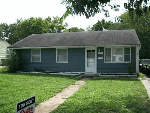 2nd image of 1856 Kensington Dr