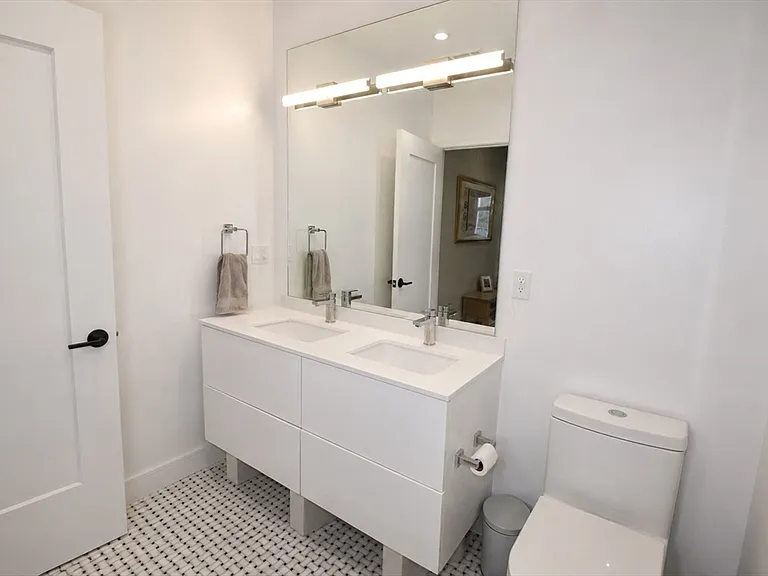45 Burnett St #206 — Photo 9