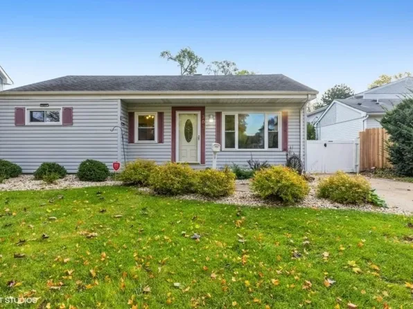 303 N School St, Mount Prospect, IL 60056