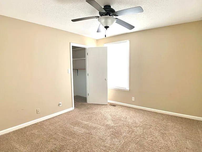 511 Mallory Dr — Photo 14