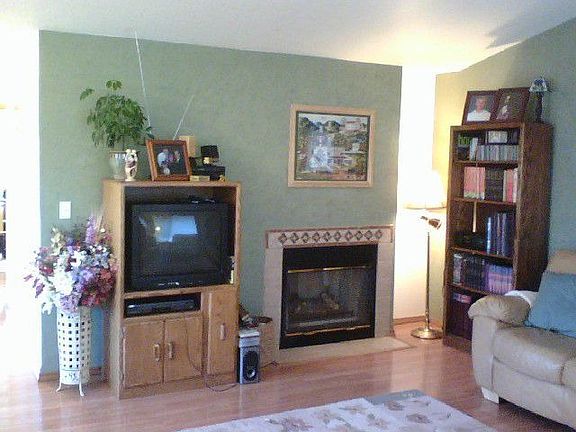 Living Rm w/Gas Fireplace