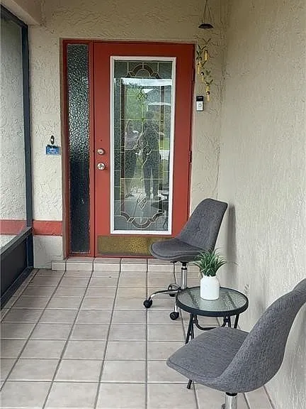 246 SE 7th St — Photo 2