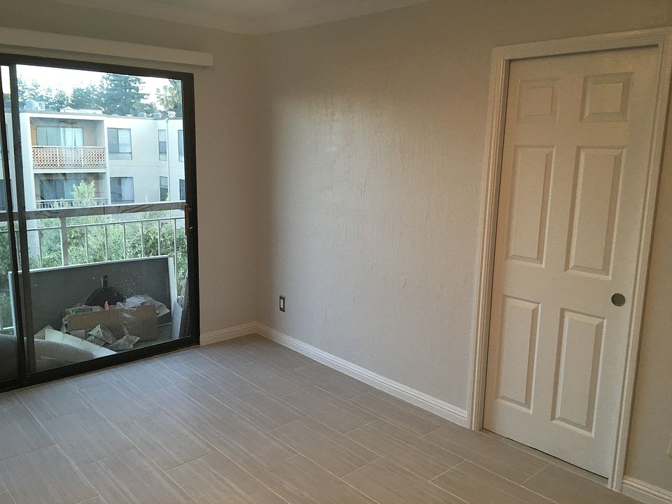 1st image of 360 N Civic Dr APT 504