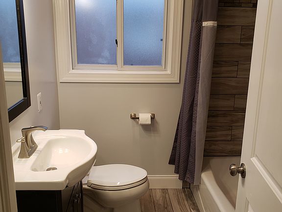 Main floor full bath