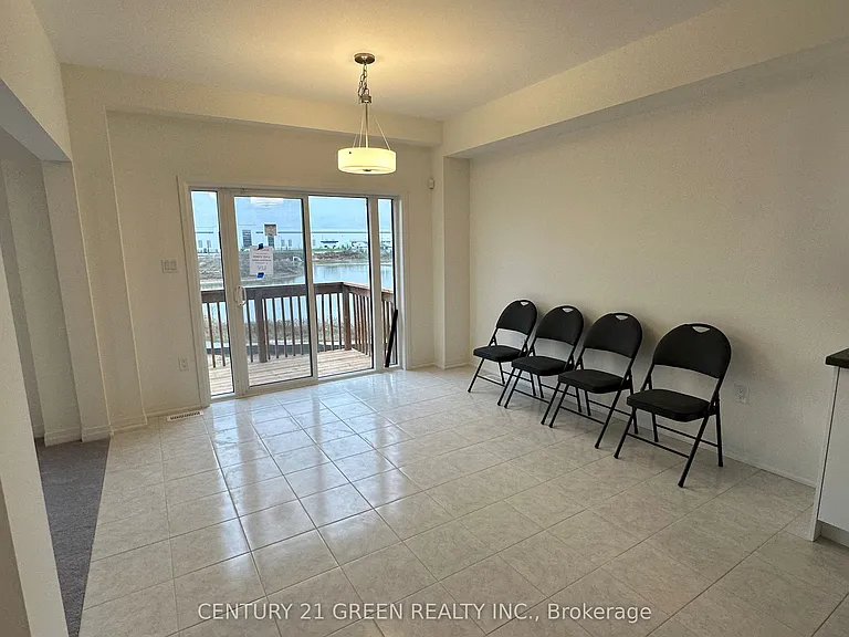 126 Hitchman St — Photo 7