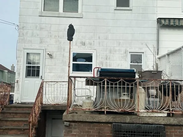 4543 Beach 46th Street image 3 of 5